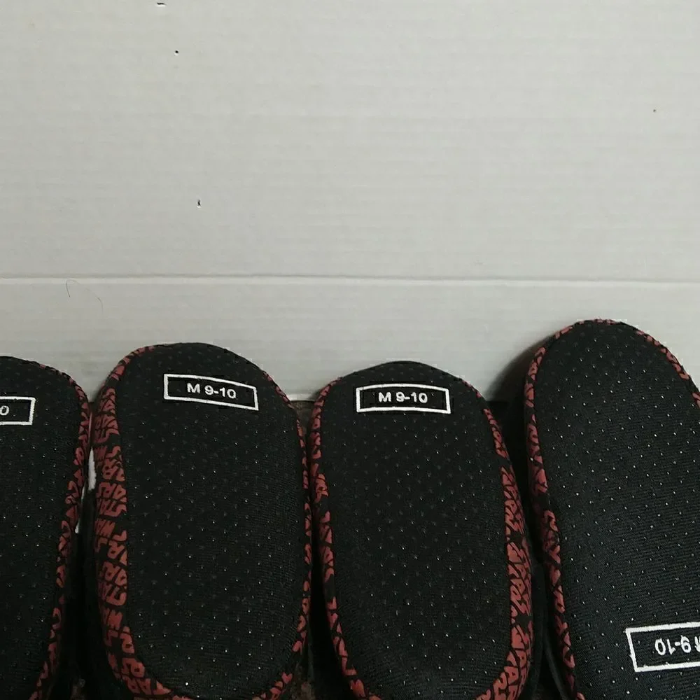 Unisex Disney Star Wars Slippers..NWT